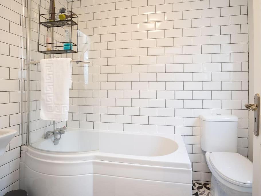 Cozy Townhouse, Walking Distance To Belfast City Luaran gambar